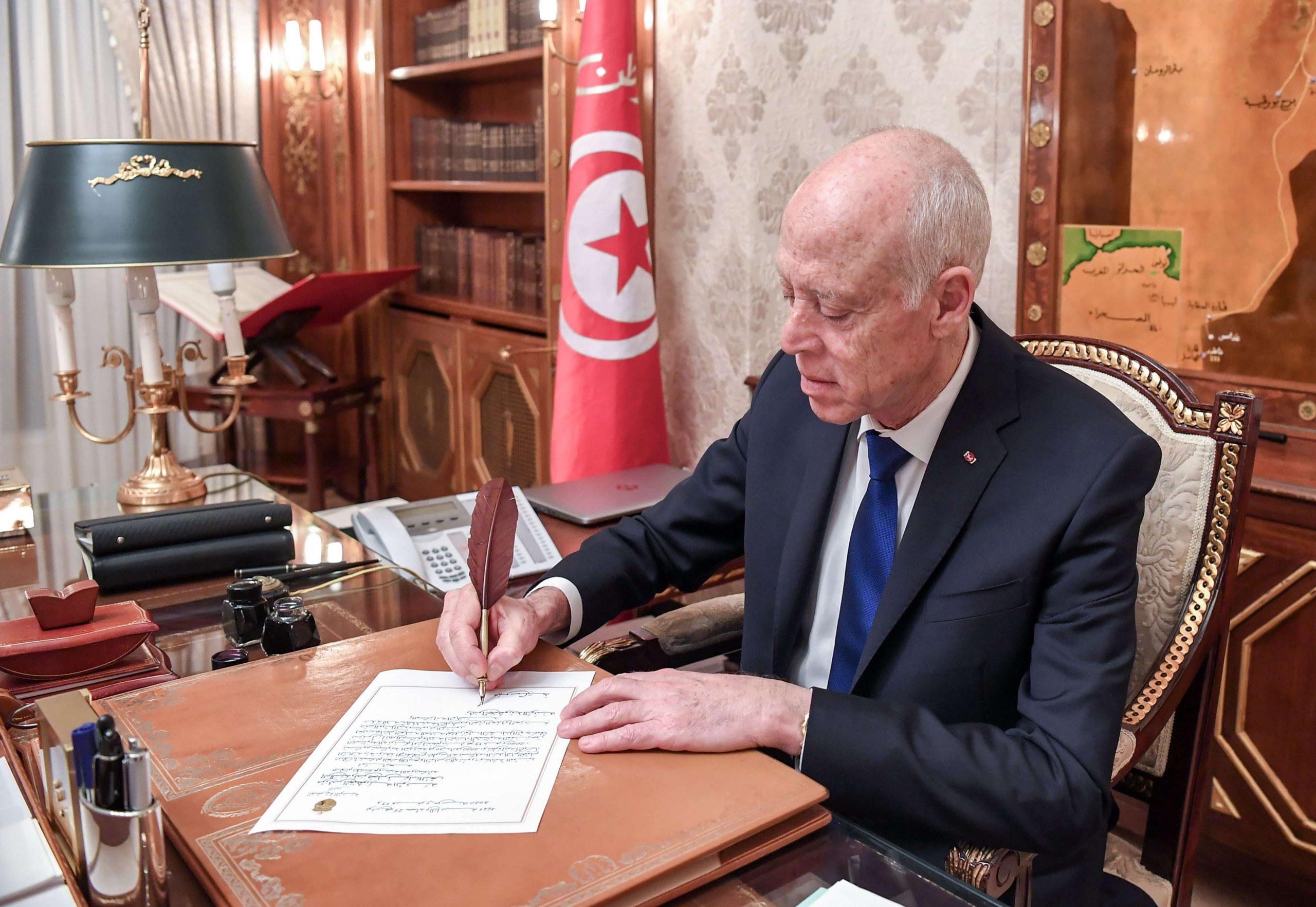 الرئيس التونسي يتبرأ من حزب جديد مؤيد لأفكاره