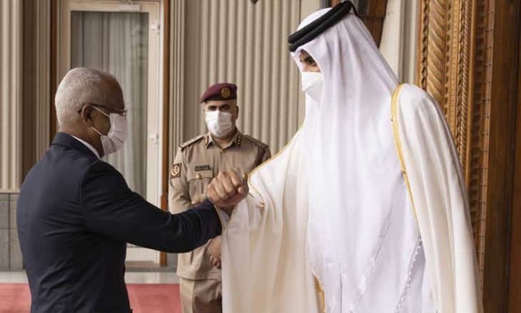 أمير قطر يستقبل الرئيس المالديفي ويتطلع لتطوير العلاقات بين البلدين واستعادة مسارها