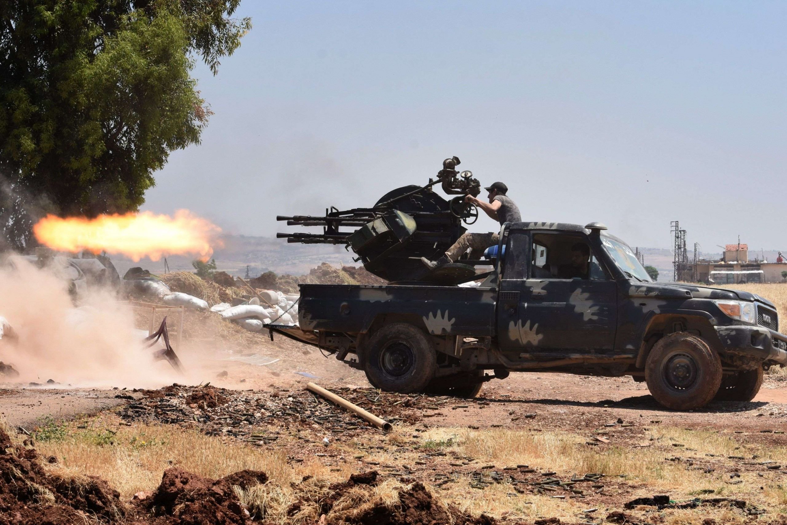 المرصد: 21 قتيلا من قوات النظام السوري بكمين لمسلحين في درعا