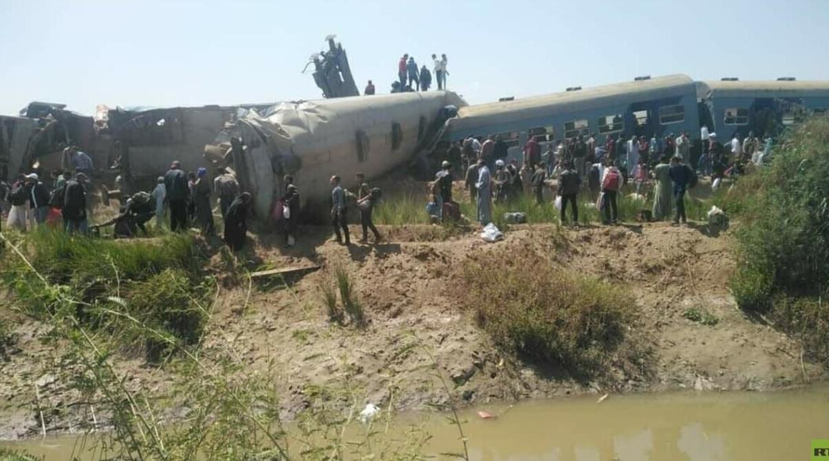 32 قتيلا و66 جريحا في حادث تصادم قطارين بصعيد مصر