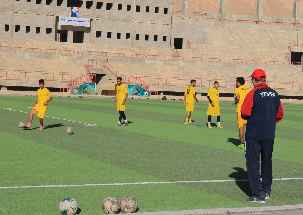 النعاش يجهل موعد عودته لقيادة المنتخب !