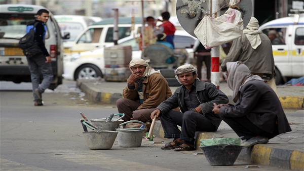 عمال اليمن عاماً سابعاً من انهيار الأعمال بسبب الانقلاب الحوثي