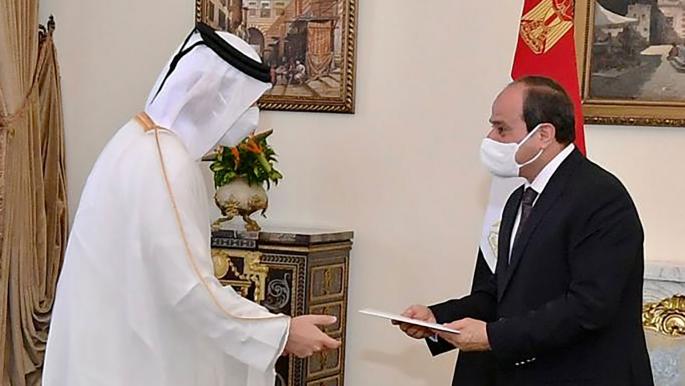 أمير قطر يدعو السيسي لزيارة الدوحة
