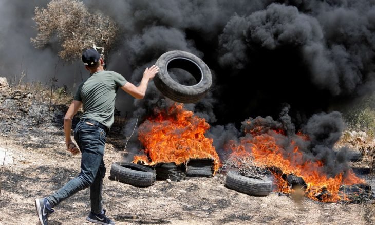 الفلسطينيون يحيون “يوم الغضب الشعبي”..  والاحتلال والمستوطنون يصيبون عشرات المواطنين