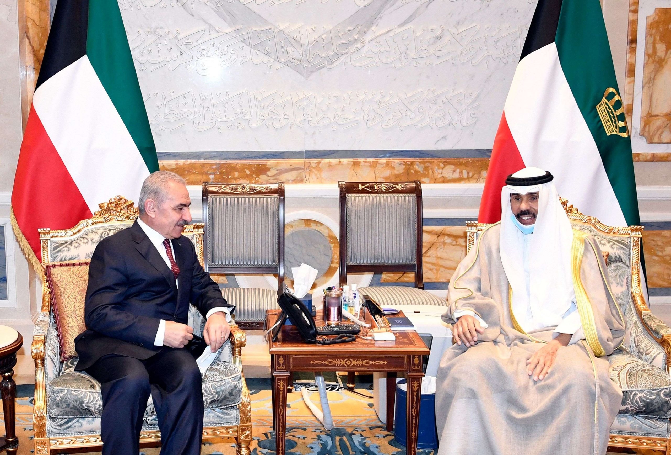 في استقبال اشتية.. أمير الكويت يؤكد أولوية قضية فلسطين لبلاده