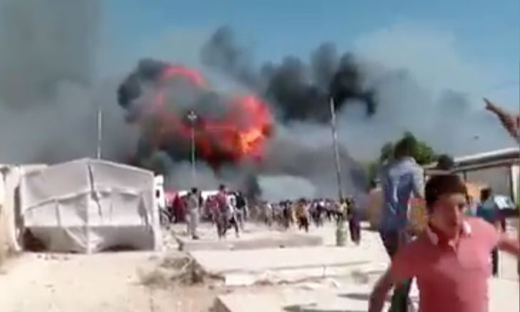 العراق.. حريق يلتهم 130 خيمة للنازحين في دهوك