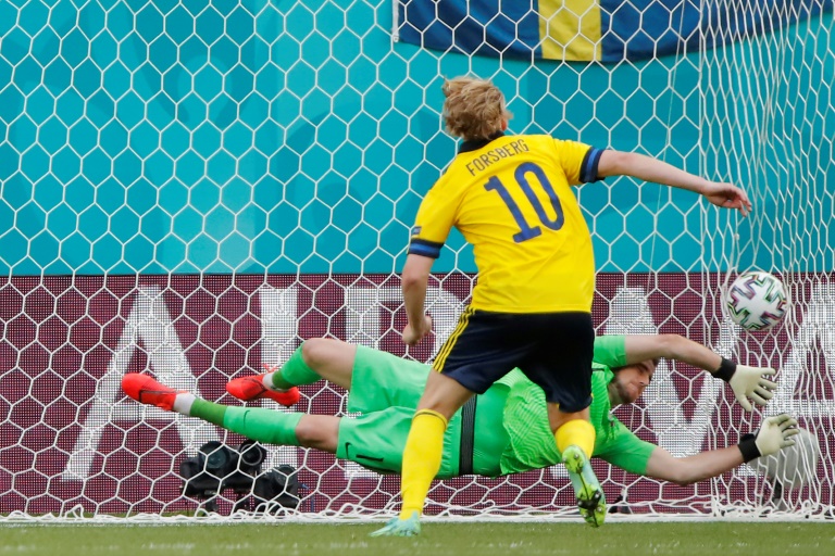 كأس أوروبا: السويد تتخطى سلوفاكيا وتعزز حظوظها بالتأهل إلى ثمن النهائي