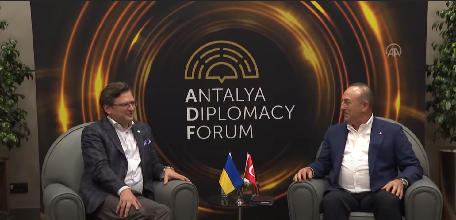 أوكرانيا وتركيا تبحثان التعاون في البحر الأسود