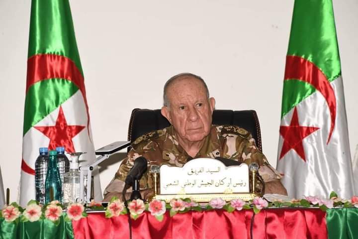 قائد الجيش الجزائري يوجه تحذيرا شديدا لحفتر ويتوعده برد قاس وحاسم