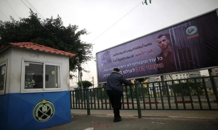 حماس تنفي وجود تقدم حقيقي في صفقة الأسرى وتتهم الاحتلال بـ