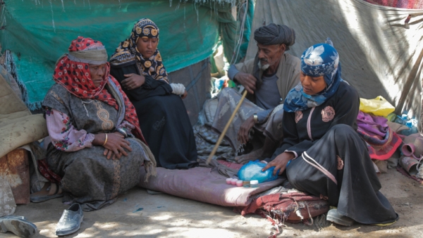 البنك الدولي يكشف أن 70 بالمئة من اليمنيين يواجهون خطر الجوع.. والصراع دمر الاقتصاد الوطني