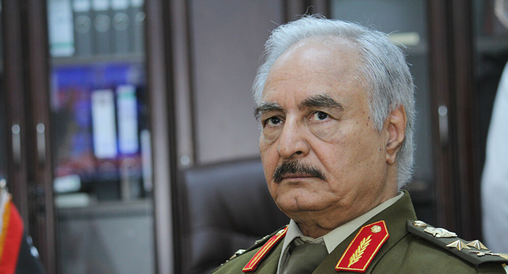 حفتر يتحدى الرئاسي الليبي ويرفض الخضوع لأي “سلطة” كانت ويصدر سلسلة من القرارات “الباطلة”
