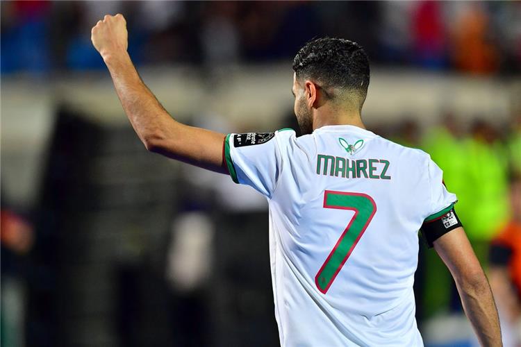 نجوم كرة القدم يجمعون التبرعات لمواجهة أزمة فيروس كورونا في الجزائر