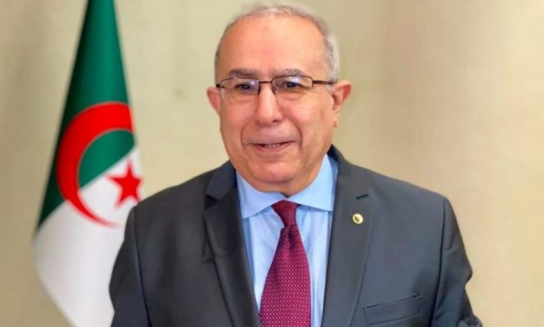 وزير خارجية الجزائر يبحث مع نظيريه المصري والسعودي تطورات الساحة المغاربية