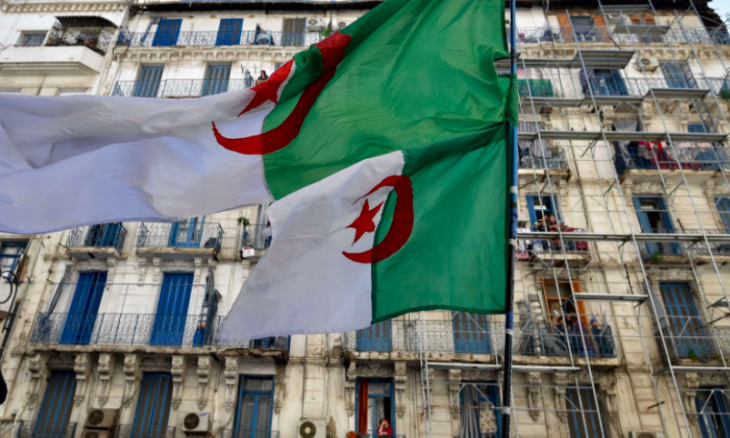 القضاء الجزائري يطلق سراح برلماني سابق “أساء” لرموز الدولة
