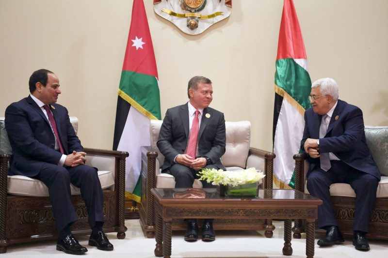 قمة فلسطينية أردنية مصرية للتوافق على “خطة التحرك المشترك” لحل القضية الفلسطينية
