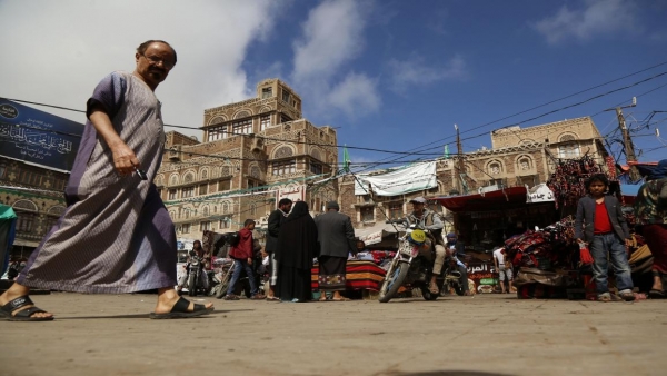 صحيفة: الحوثيون يبدأون عملية واسعة لجمع معلومات تفصيلية عن سكان العاصمة صنعاء لمراقبتهم وتجنيد الشباب