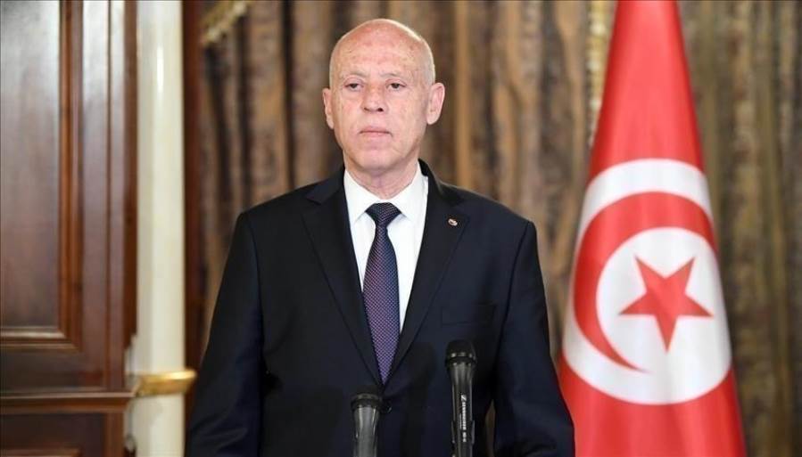 الرئيس التونسي يحدد حالات منع السفر.. ويصف اتهامات سوء المعاملة بأنها 