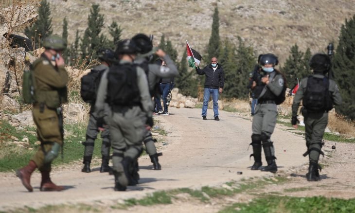 إصابة عشرات الفلسطينيين في مواجهات مع الجيش الاحتلال الإسرائيلي بالضفة الغربية