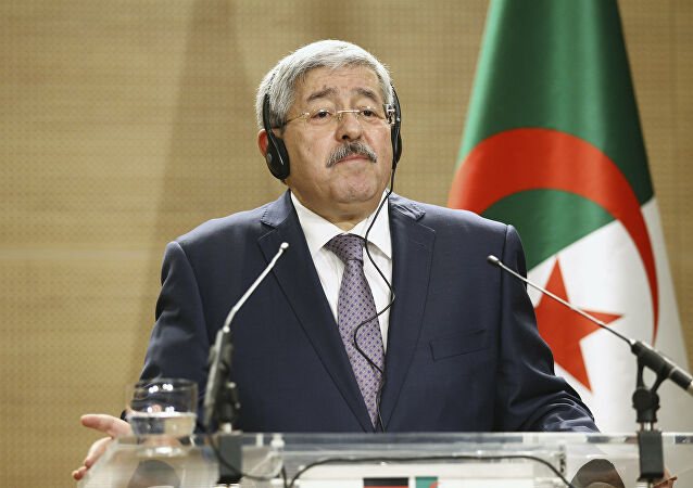 حكم نهائي بسجن رئيس الوزراء الجزائري الأسبق أحمد أويحيى في قضية فساد