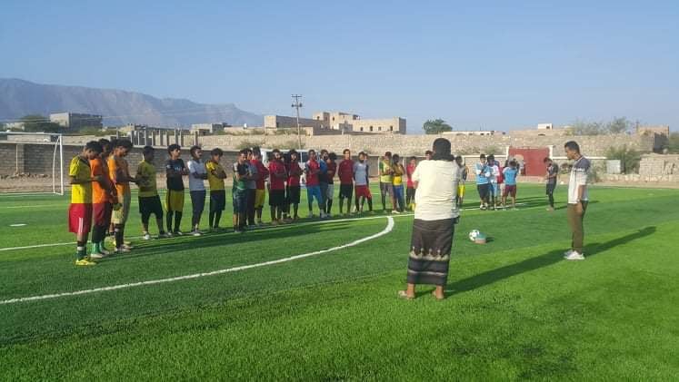 عرفان يجري اول حصة تدريبية على ملعبه الرئيسي بعد تعشيبه