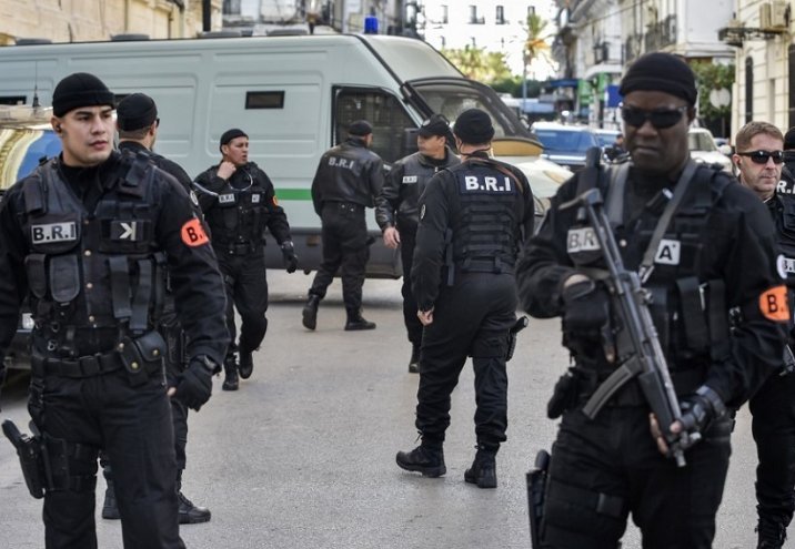 السلطات الجزائرية تعتقل 21 شخصاً بتهمة الانتماء لتنظيم “رشاد” المصنف “إرهابيا”
