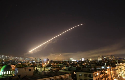 إسرائيل تطلق صاروخين يستهدفان مبنى جنوبي دمشق