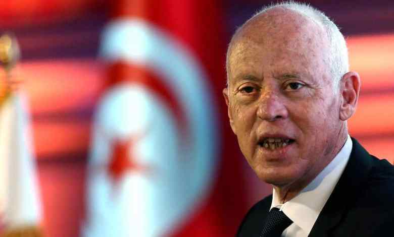 الرئيس التونسي يلغي وزارة الشؤون المحلية ويقيل 10 سفراء في الخارج