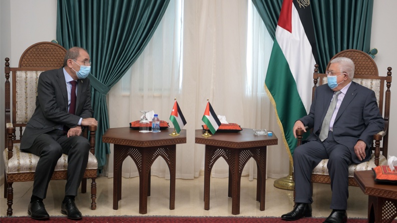 وزير الخارجية الأردني ينقل لعباس رسالة إسناد للشعب الفلسطيني من الملك عبد الله