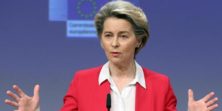 رئيسة المفوضية الأوروبية: “سباق مع الوقت” ضد المتحورة أوميكرون