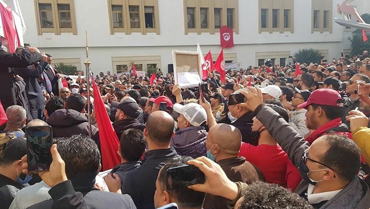 اتحاد الشغل التونسي يتحدث عن تعرّض أمينه العام لتهديد بالقتل