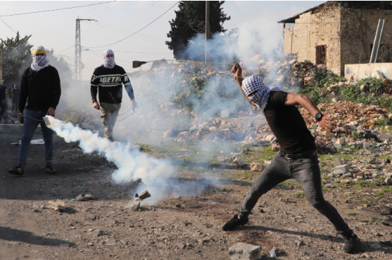 إصابة عشرات الفلسطينيين برصاص الاحتلال خلال مظاهرات ضد الاستيطان في الضفة