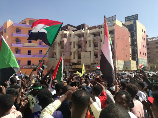 بينها الخرطوم.. تظاهرات المدن السودانية تطالب بحكم مدني