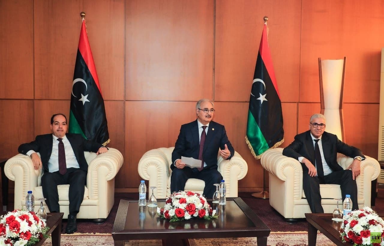 ليبيا.. حفتر يلتقي في بنغازي باثنين من أبرز منافسيه في الانتخابات الرئاسية