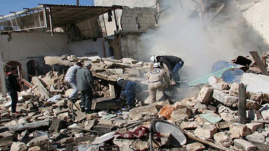 مع العام الجديد.. قصف روسي على إدلب يودي بحياة مدنيين اثنين