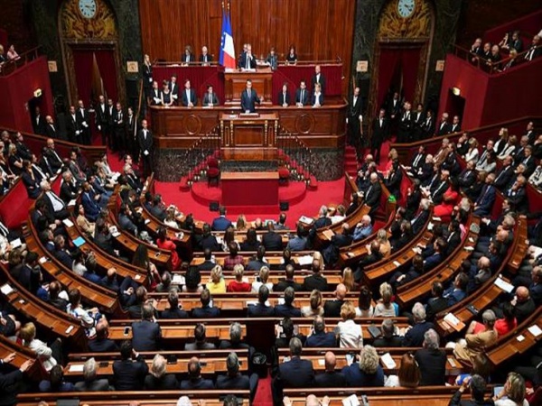 مجلس الشيوخ الفرنسي يصوت لصالح قانون “اعتذار” من الحركيين الجزائريين