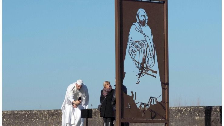 الجزائر تدين الاعتداء على جدارية الأمير عبد القادر بفرنسا