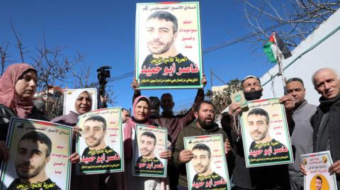 تحذيرات من دخول الأسرى الفلسطينيين في سجون الاحتلال بإضراب مفتوح عن الطعام