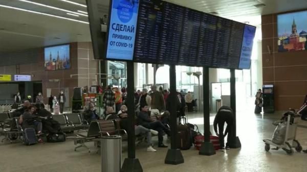 تهديدات مجهولة بزرع قنابل في محطات القطارات والمطارات بموسكو
