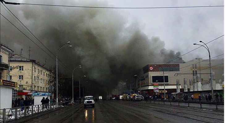 11 قتيلاً جراء حريق داخل مركز تسوق في دمشق