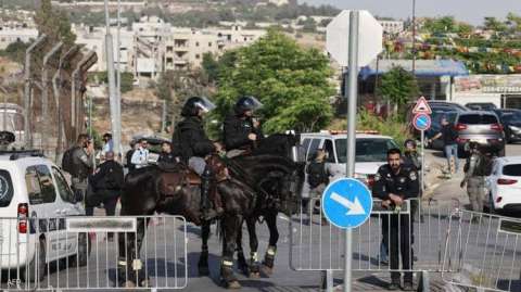 قوات الاحتلال تغلق حي الشيخ جراح في القدس لتأمين مسيرة للمستوطنين