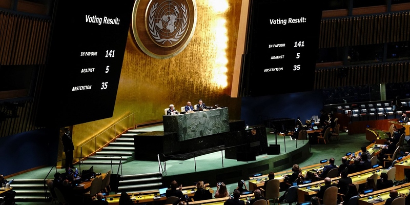 الجمعية العامة للأمم المتحدة تعتمد قراراً بأغلبية كبيرة لإدانة الغزو الروسي لأوكرانيا