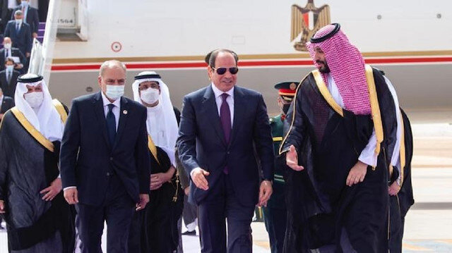 السيسي يصل السعودية للتنسيق بشأن الأزمات الإقليمية والدولية