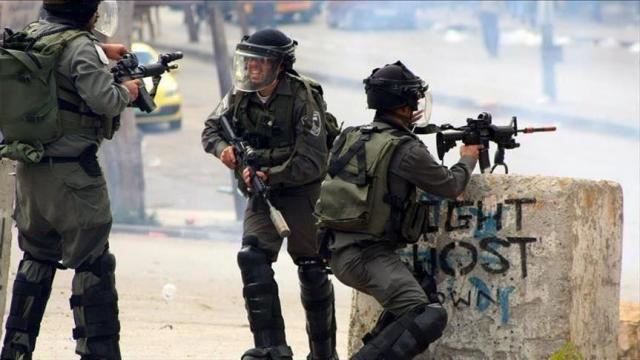 اصابة 3 فلسطينيين في مواجهات مع الجيش الإسرائيلي جنوبي الضفة