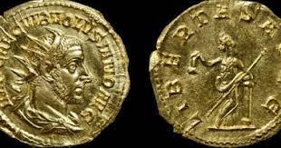العثور على عملات ذهبية رومانية نادرة تعود إلى القرن الثالث بالمجر