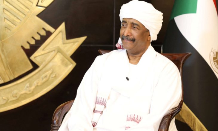 المعارضة السودانية تقلل من أهمية دعوة البرهان للحوار وتتمسك بإسقاطه والآلاف يتظاهرون ضد الانقلاب