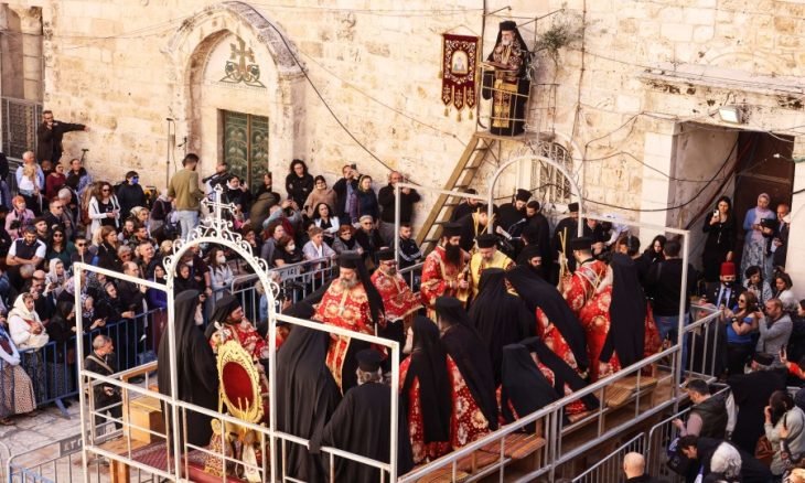الخارجية الفلسطينية تطالب واشنطن بالضغط على إسرائيل لوقف استهداف كنيسة القيامة