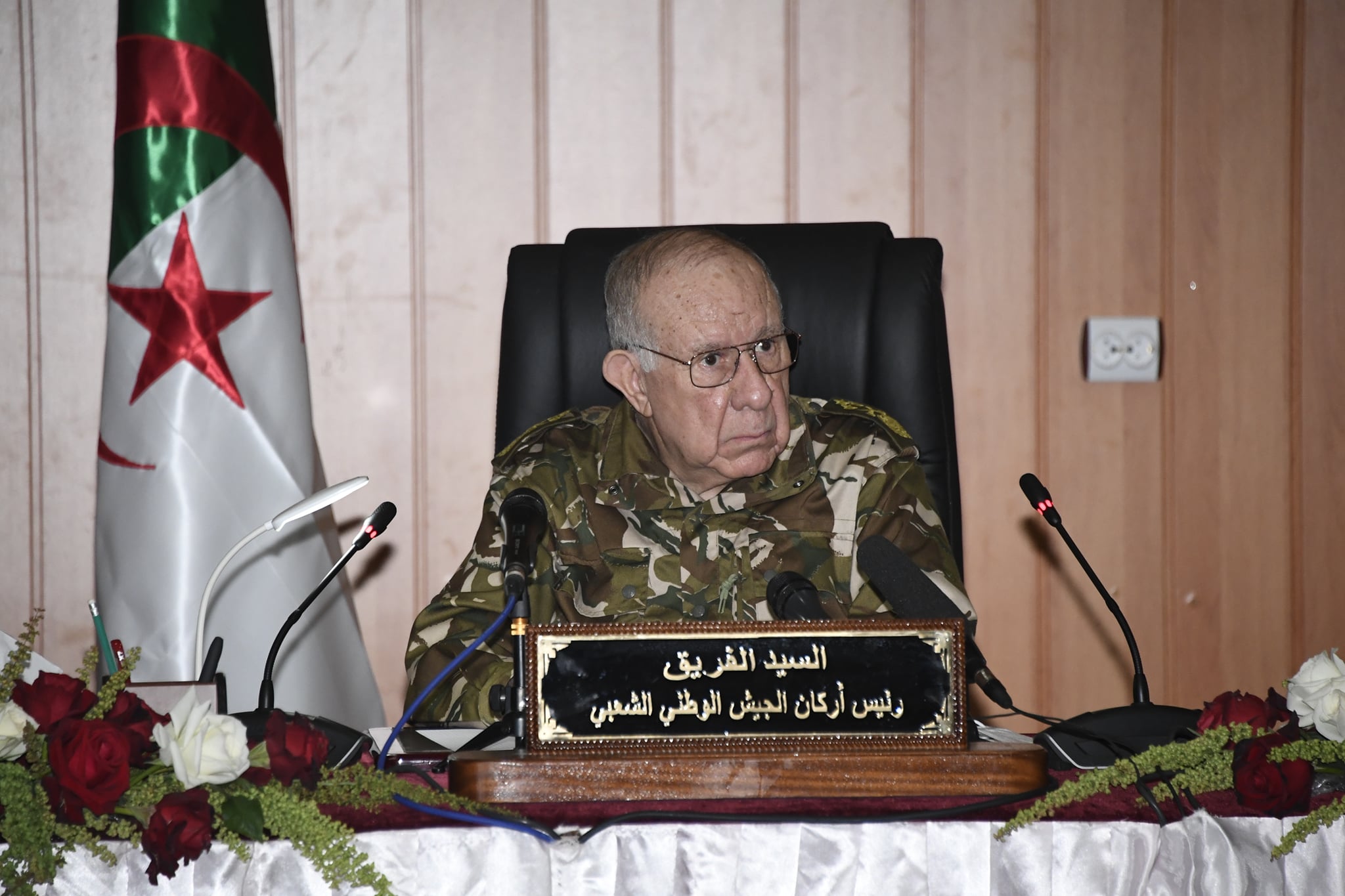 قائد الجيش الجزائري: حمل السلاح لتحقيق أهداف سياسية سيكون مآله الفشل الذريع