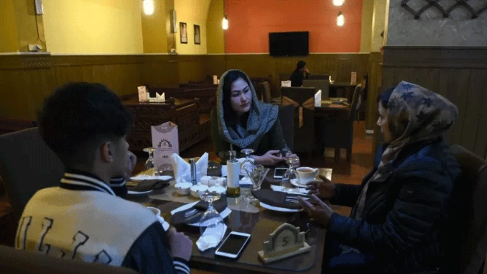 السماح مجدداً للرجال والنساء بالجلوس معاً في مطاعم هرات الأفغانية