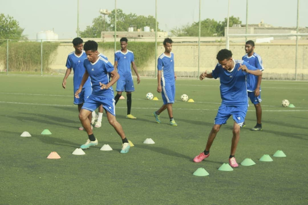 خنفر يواجه شمسان استعدادا لدوري الثانية